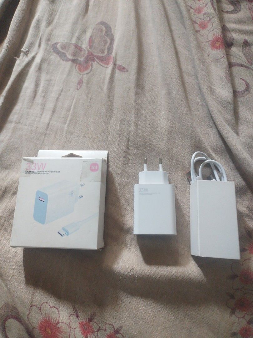 Xiaomi 33wattz type c (Category: Vintage Collectibles) located in San Rafael. Submitted by jflshoppe1989 (Listing ID 1469626443, Image 1). Description: .