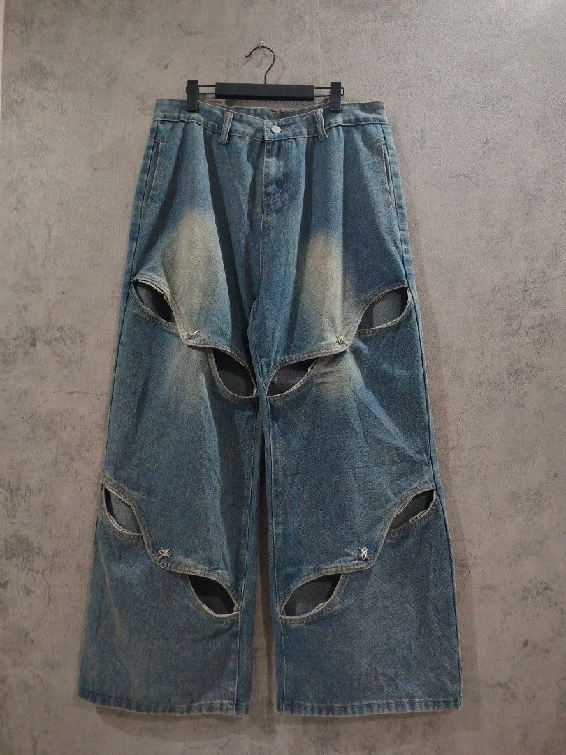 Y2k baggy pants (Category: Jeans) located in Dasmarinas. Submitted by brixx_wear (Listing ID 1469613716, Image 3). Description: DETAILS : HARD DENIM SUPER BAGGY UNISEX. [NO ISSUE] GCASH PAYMENT DETAILS INDICATED ON THE PHOTO NO COD, PAY AS YOU ORDER BASIS OPEN FOR ALTER ADD 50PHP [ PREFERRED SIZE ] COURIER J&T AND LALAMOVE +SHIPPING / DELIVERY FEE !REMINDERS! Color may slightly different due to lighting & phone adjustments. — LOCATION DASMA CAVIT