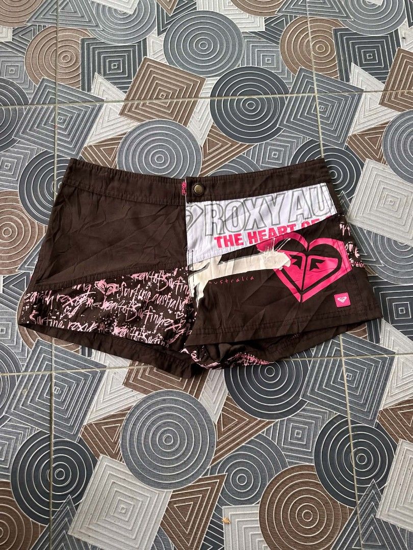Y2k Roxy Women's Board short bundle (Category: Shorts) located in Tayug. Submitted by pabilidamitngpatay (Listing ID 1469675633, Image 2). Description: xs-small size no flaws .