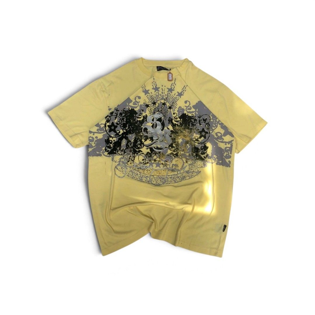 Y2K SEAN JOHN (Category: Tshirts & Polo Shirts ) located in Quezon City. Submitted by taondalawanglibo-thrift (Listing ID 1469713294, Image 1). Description: Y2K SEAN JOHN ISSUE:UNKOWN STAIN|MINIMAL LINTS DIMES: 22W X 30L.