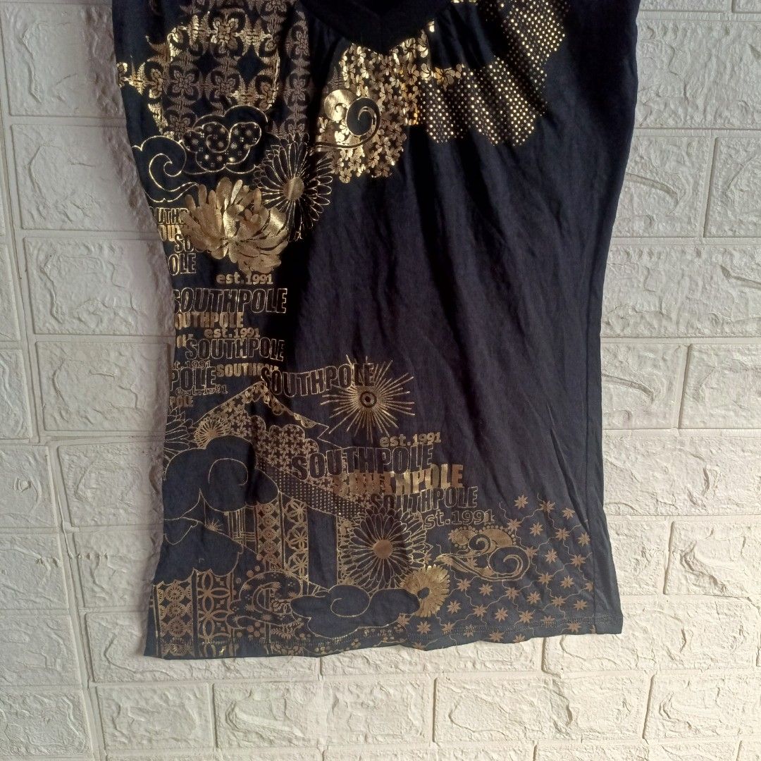 Y2K SOUTH POLE WOMEN TOP (Category: Shirts) located in Cotabato. Submitted by pure.moenlimba12 (Listing ID 1469644688, Image 2). Description: NO ISSUE COMPLETE TAGS NEED WASH ONLY SIZE SMALL ON TAG.