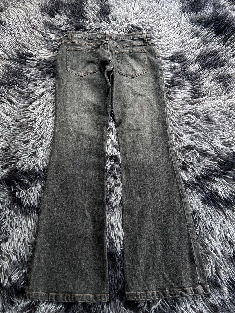 Y2k Sugar Angel Low rise Flared Jeans (Category: Jeans) located in Banaybanay. Submitted by prettysixtythrift_17 (Listing ID 1469589036, Image 2). Description: Y2k Sugar Angel Low rise Flared Jeans ▪️Waistline: 28 to 31 ▪️Length: 37 ▪️Hem: 9 ▪️Hips: 16 ▪️Leg Thigh: 10 ▪️Rise: 8 ▪️Inseam: 30 .