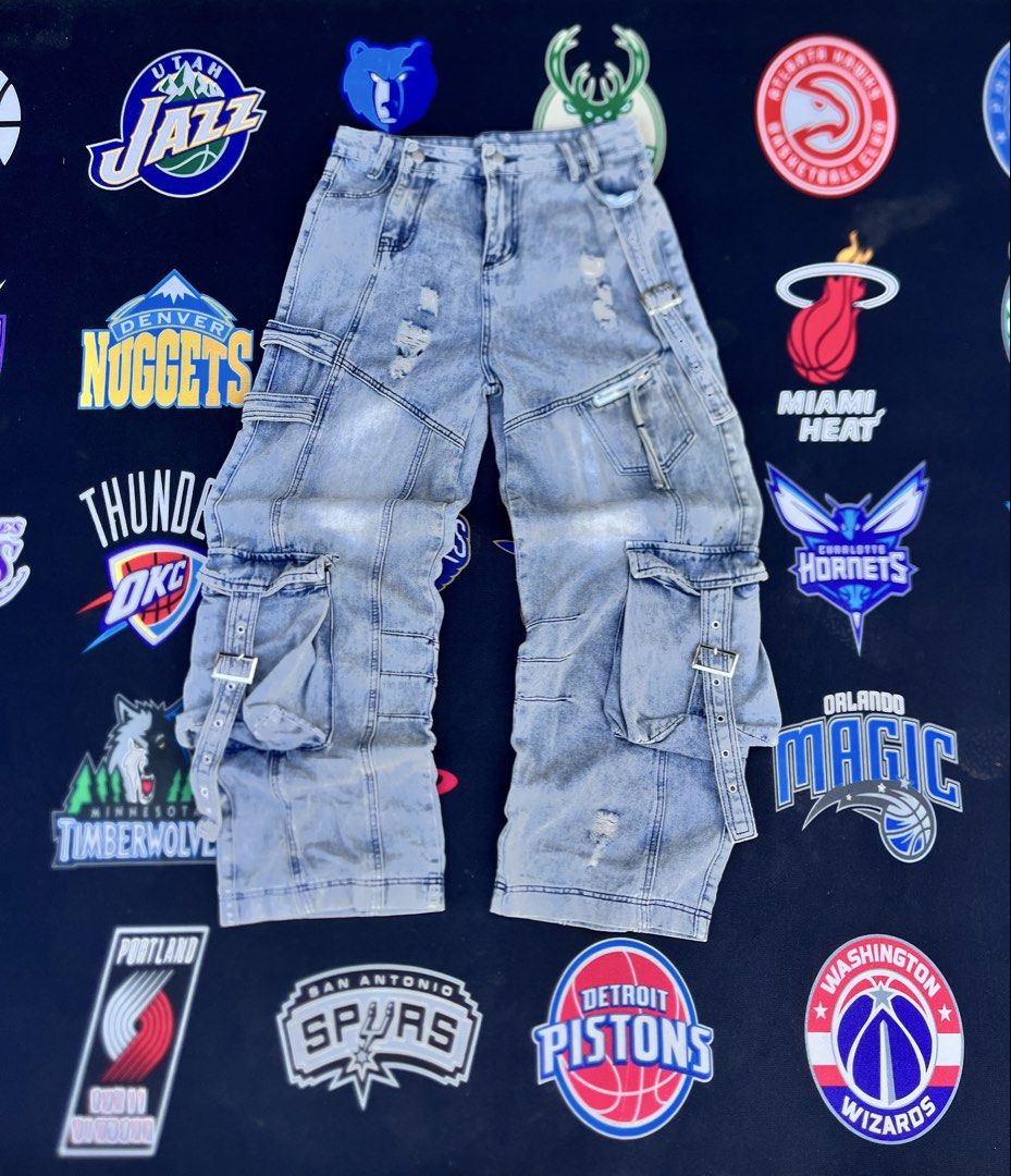 Y2k Utility Multi Pocker Cargo Pants (Category: Jeans) located in Santa Barbara. Submitted by keldude (Listing ID 1469636113, Image 1). Description: Dimes Waist 32 Lenght 42 Thigh 12.8 Hem 11 Washed Blue Crispy Heavy Thick.