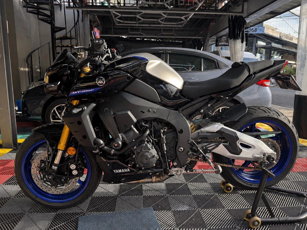 Yamaha MT10-SP 2022 Model Fully Loaded (Category: Motorbikes for Sale) located in Manila. Submitted by jonwu0527 (Listing ID 1469661036, Image 3). Description: Acquired 2023 Yamaha MT10-SP. Fully loaded with original accessories including Akrapovic muffler and mid pipe, Evotech sliders, spools, tail tidy, and swing arm sliders. Rizoma bar ends, brand new Michelin Road-6 tires, radiator cover guard, R&G side stand enlarger, and metal plate holder.