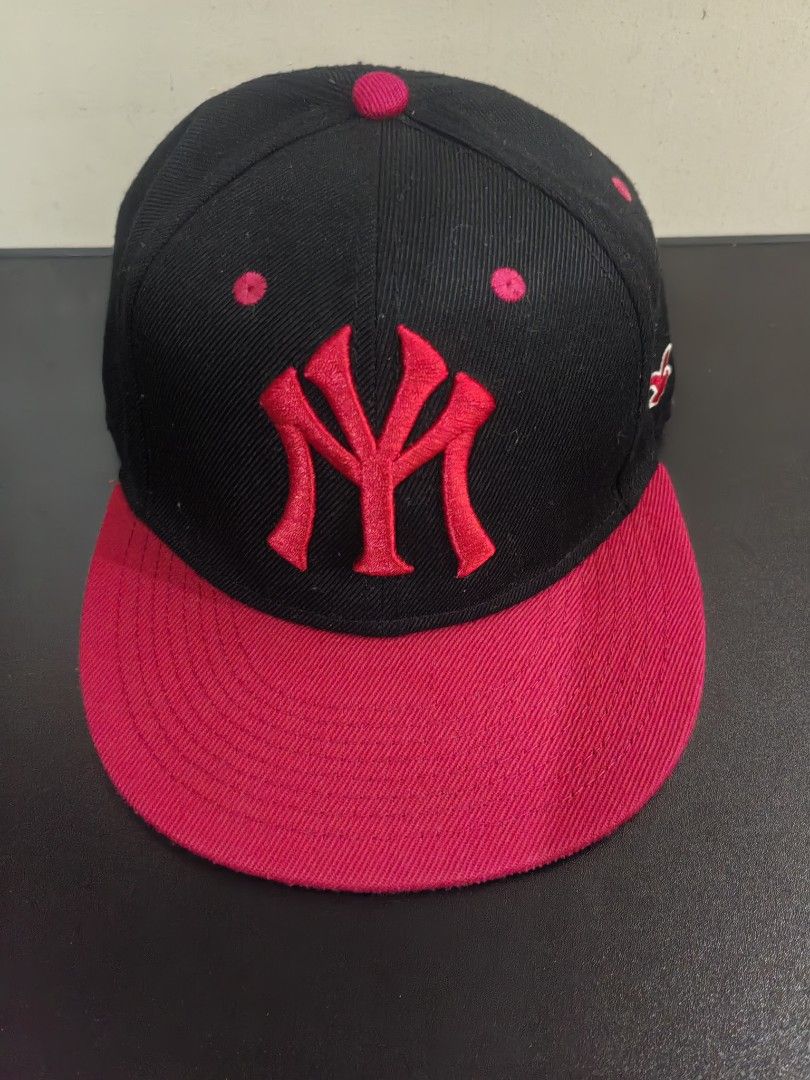 YMCMB SNAPBACK (Category: Caps & Hats) located in Legazpi City. Submitted by livedolphin_68dee2 (Listing ID 1469698326, Image 1). Description: YMCMB SNAPBACK VGOOD CONDITION.