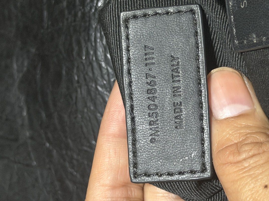Ysl two way (Category: Luxury Bags & Wallets) located in Manila. Submitted by prelovedbyramiah (Listing ID 1469714257, Image 3). Description: no flaws coded.