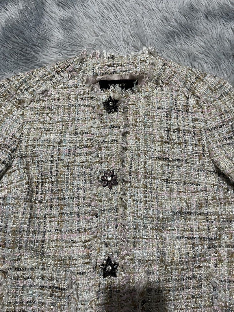 Zara Basic Tweed Jacket (Category: Coats, Jackets and Outerwear) located in Sasmuan (Sexmoan). Submitted by winterclothes.ph (Listing ID 1469573071, Image 2). Description: Zara Basic Tweed Jacket XS on tag Width 17 Length 20.5 Excellent Condition.