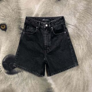 (Category: ) located in . Submitted by lzl_thriftfinds (Listing ID 1469663086, Image 1). Description: .