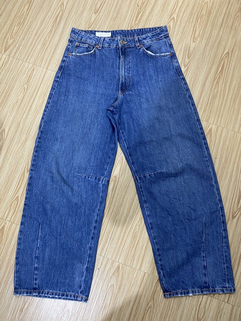 ZARA Blue Wide Leg Denim Jeans (Category: Jeans) located in Manila. Submitted by dropndrip (Listing ID 1469718533, Image 1). Description: - 10/10 condition - 33-34x40×9.5.
