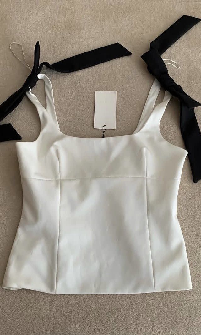 ZARA BNWT (Category: Sleeveless) located in Makati City. Submitted by tinycloset__ (Listing ID 1469660809, Image 1). Description: ZARA BNWT S ON TAG.