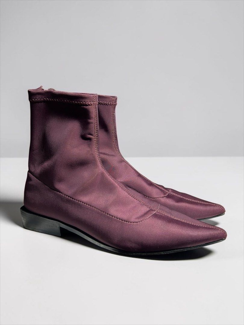 Zara burgundy stretch ankle boots size 36 (Category: Boots) located in Caloocan City. Submitted by marcapina2211 (Listing ID 1469736896, Image 2). Description: Zara burgundy stretch ankle boots size 36 Size: 36 Issue: Minimal Sole Sep (in pointed) Excellent condition .