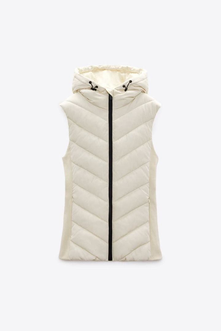 Zara cream puffer vest (Category: Coats, Jackets and Outerwear) located in Calauag. Submitted by thirdfinds (Listing ID 1469756859, Image 1). Description: Zara cream puffer vest 15x24.5.