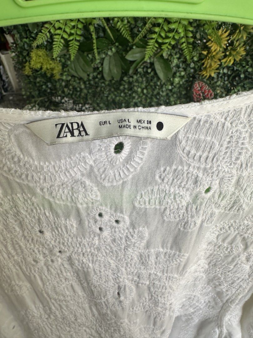 Zara Dress (Category: Dresses) located in Caloocan City. Submitted by fabs_preloved01 (Listing ID 1469627321, Image 3). Description: Zara basic dress - embroidered, eyelet, size L.