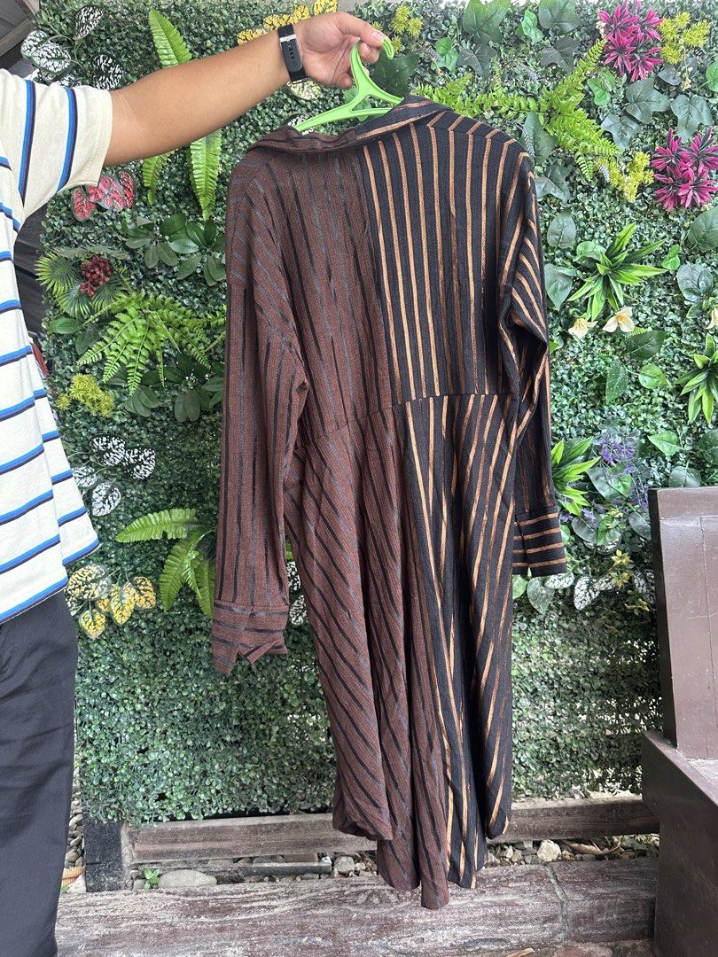 Zara Dress - TRF (Category: Dresses) located in Caloocan City. Submitted by fabs_preloved01 (Listing ID 1469652811, Image 2). Description: Zara shirt dress - Size M, very nice!.