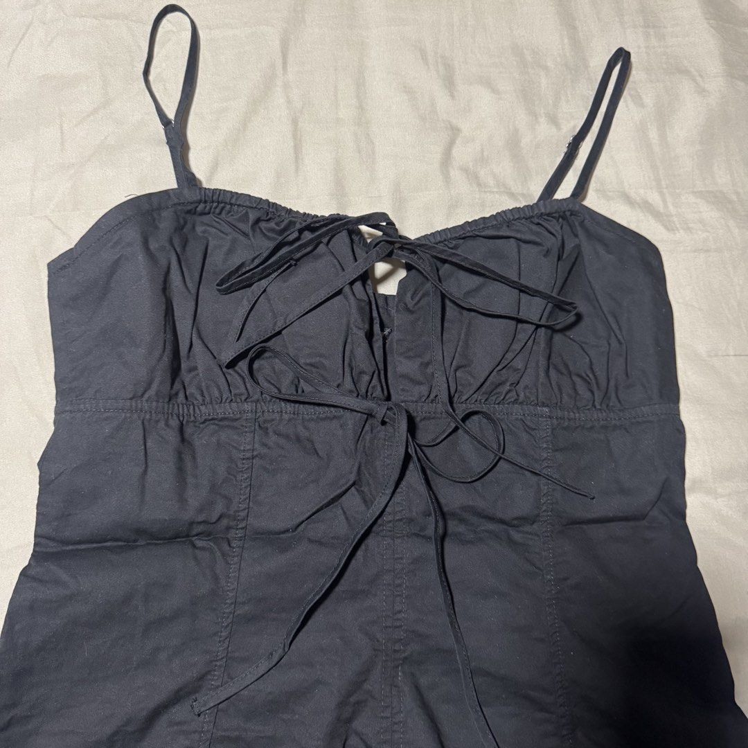 Zara Front Tie Strap Top (Category: Sleeveless) located in Manila. Submitted by nicoleaure20 (Listing ID 1469744039, Image 3). Description: - large on tag - in very good condition! just needs ironing :) - location: sampaloc, manila - mop: gcash/bpi - can be shipped thru lalamove/grab/ toktok/j&t but the buyer should shoulder the fee :) .