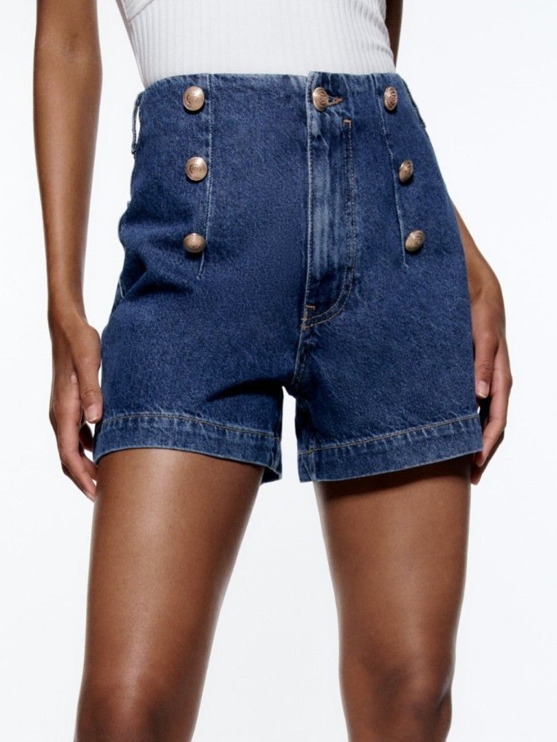 ZARA GOLD BUTTON SHORTS LARGE (Category: Shorts) located in Paranaque City. Submitted by brandedlab (Listing ID 1469680482, Image 2). Description: .