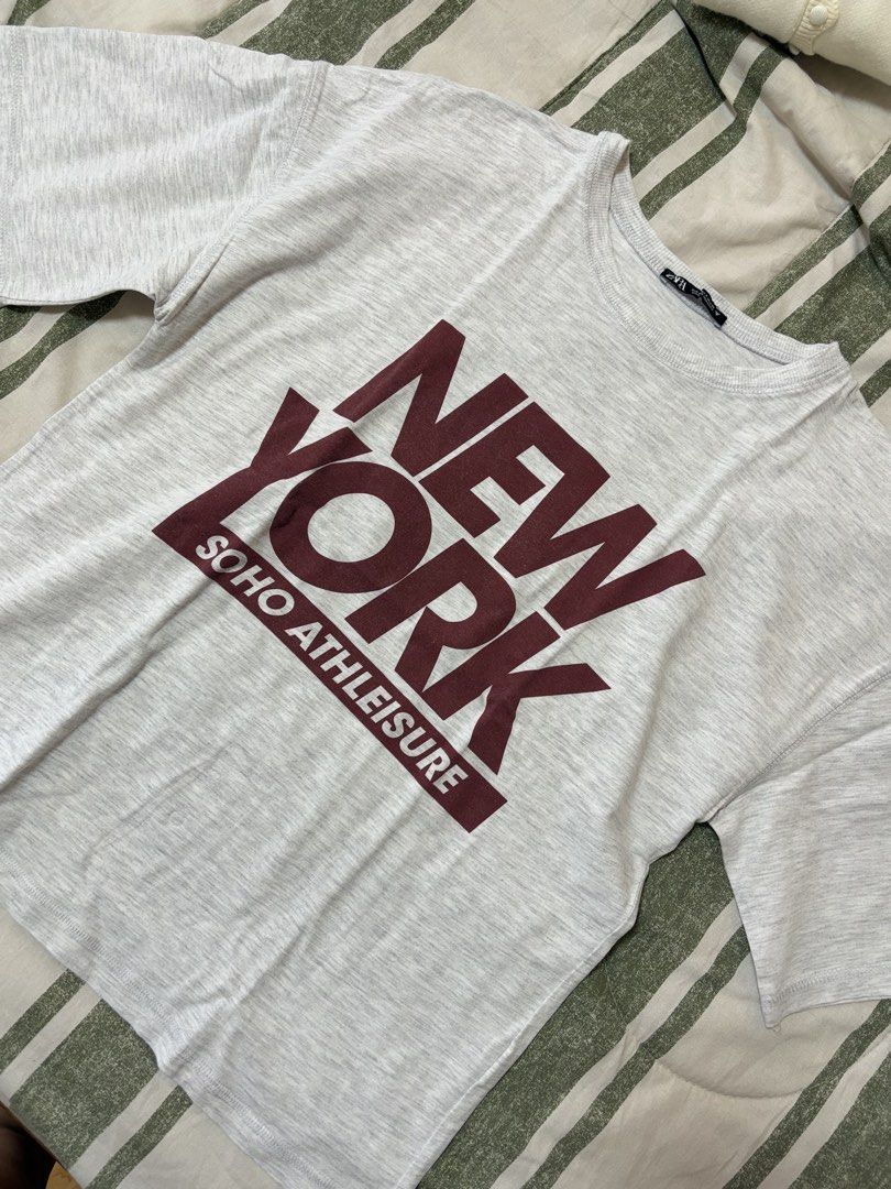 Zara Graphic Tee Boxy Fit (Category: Shirts) located in Quezon City. Submitted by morespace555 (Listing ID 1469644516, Image 2). Description: .