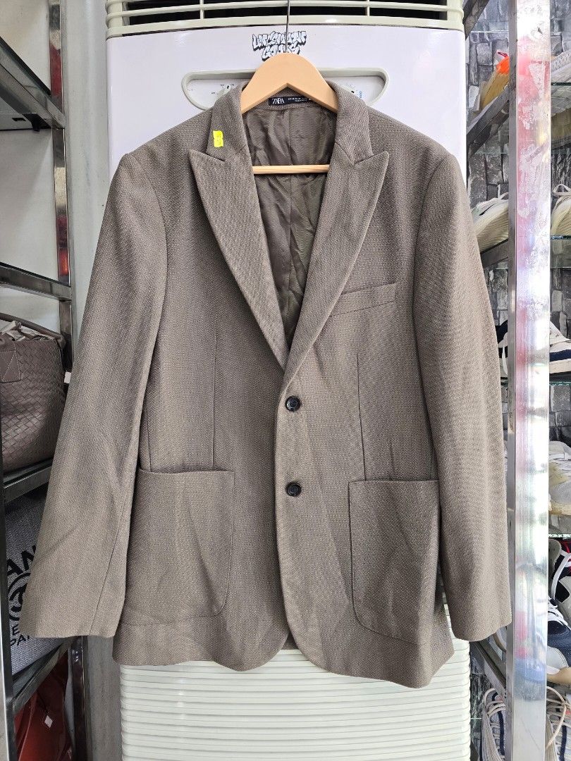 Zara Jacket (Category: Coats, Jackets and Outerwear) located in Iba. Submitted by conditionexcellente (Listing ID 1469616549, Image 2). Description: .