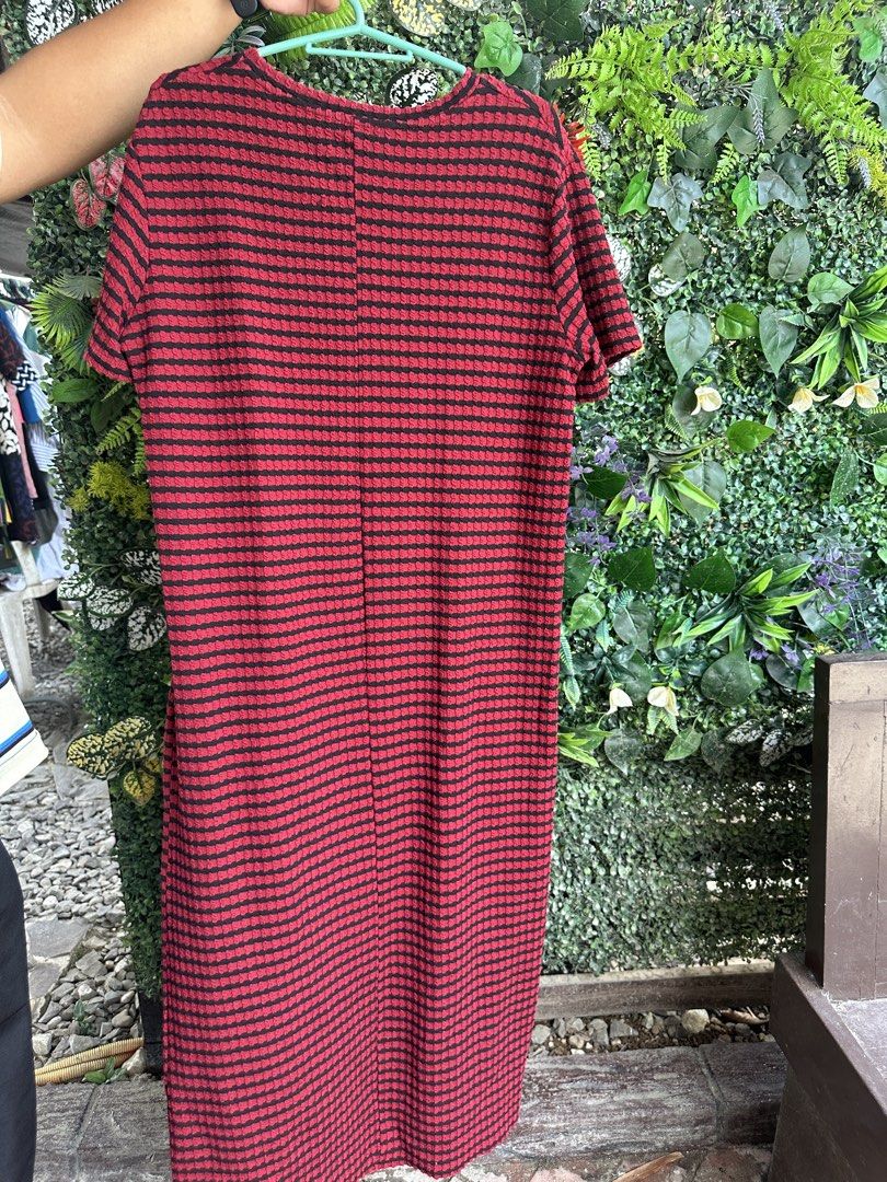 Zara Knit Dress (Category: Dresses) located in Caloocan City. Submitted by fabs_preloved01 (Listing ID 1469626360, Image 2). Description: Zara Knit Dress, size M.