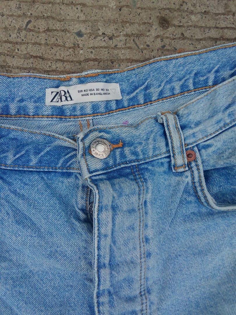 ZARA LIGHT WAS DENIM JEANS (Category: Jeans) located in Cagayan de Oro. Submitted by ghimboo (Listing ID 1469706037, Image 2). Description: GOOD CONDITION OFFER?.