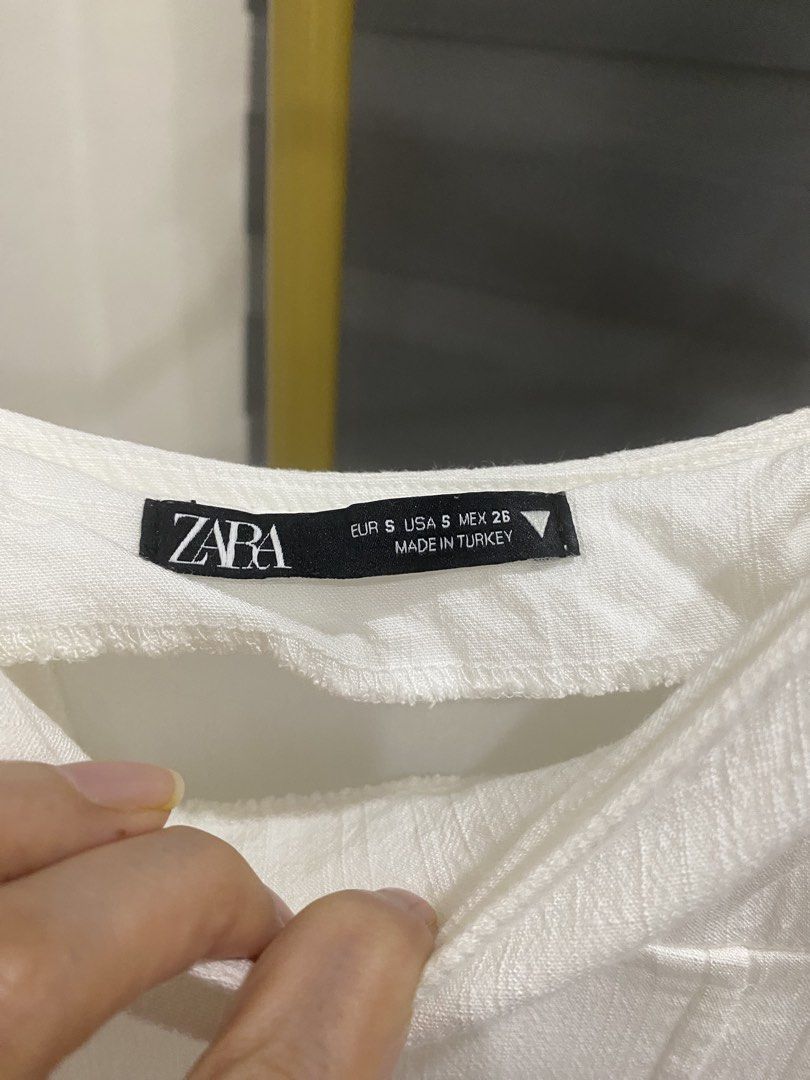 Zara long white dress (Category: Dresses) located in Paranaque City. Submitted by senseofstyle01 (Listing ID 1469671171, Image 3). Description: .