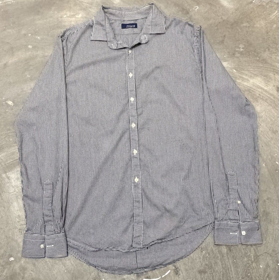 Zara Longsleeve button down shirt (Category: Formal Shirts) located in Abucay. Submitted by gibzzz123 (Listing ID 1469704135, Image 2). Description: • All items are ON HAND and ready to be shipped/picked up. • Items are preloved/ukay, so please expect minimal signs of usage unless stated otherwise. • No major issues — good condition unless otherwise indicated in the listing. • Actual color may slightly vary due to lighting and screen settings. • 