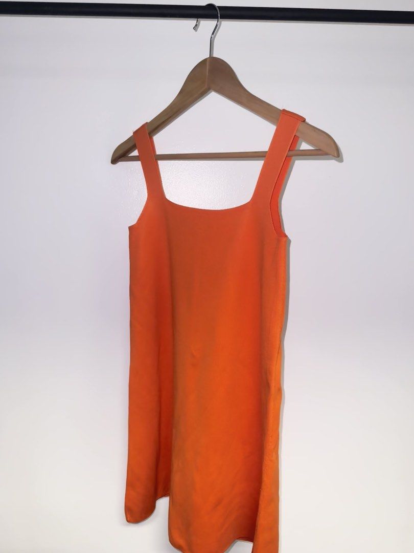 Zara Orange Dress (Category: Dresses) located in Quezon City. Submitted by coolmomma (Listing ID 1469708659, Image 1). Description: Good condition like new Length 25 in. Stretchable fits small-medium.
