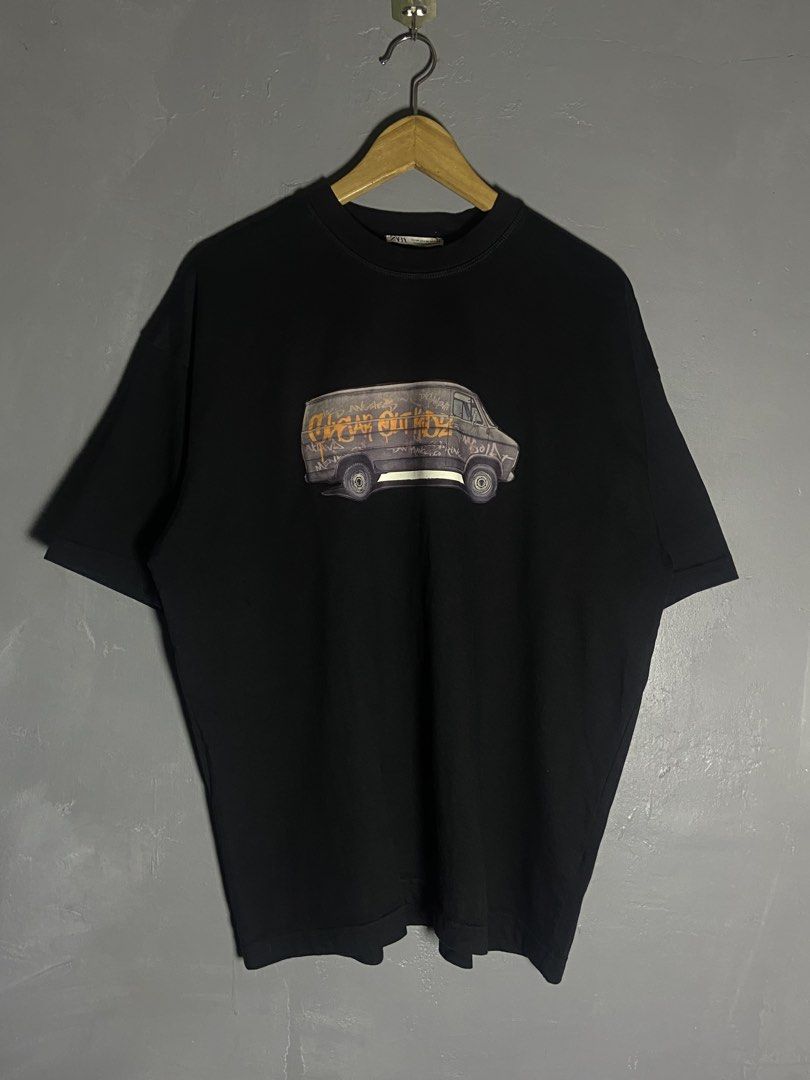 Zara Oversized Crew Neck Tee (Category: Tshirts & Polo Shirts ) located in Cabuyao City. Submitted by chukz_x (Listing ID 1469613100, Image 1). Description: Zara Oversized Crew Neck Tee Size : Medium Dimes : 24W 28L Condition : Excellent Issue : none Price: 650 📍Cabuyao Laguna 📍Cabuyao Laguna.