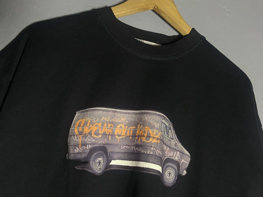 Zara Oversized Crew Neck Tee (Category: Tshirts & Polo Shirts ) located in Cabuyao City. Submitted by chukz_x (Listing ID 1469613100, Image 2). Description: Zara Oversized Crew Neck Tee Size : Medium Dimes : 24W 28L Condition : Excellent Issue : none Price: 650 📍Cabuyao Laguna 📍Cabuyao Laguna.