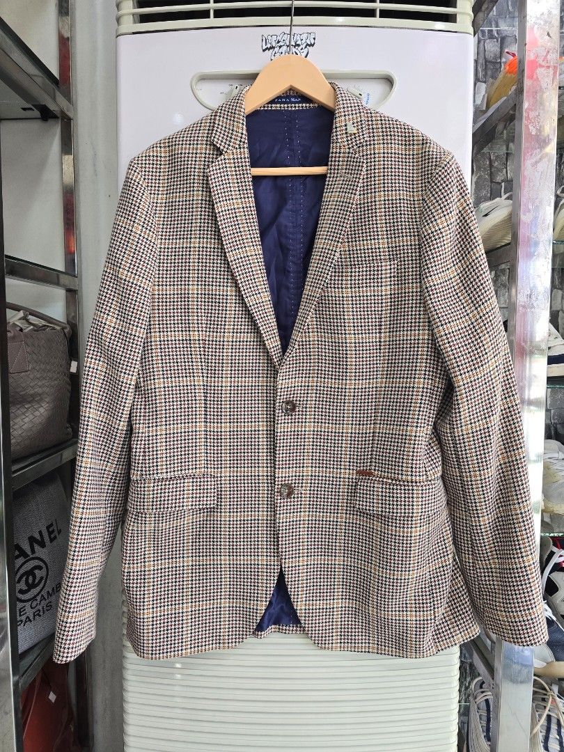 Zara Plaid (Category: Coats, Jackets and Outerwear) located in Iba. Submitted by conditionexcellente (Listing ID 1469616678, Image 2). Description: 21 x 29.