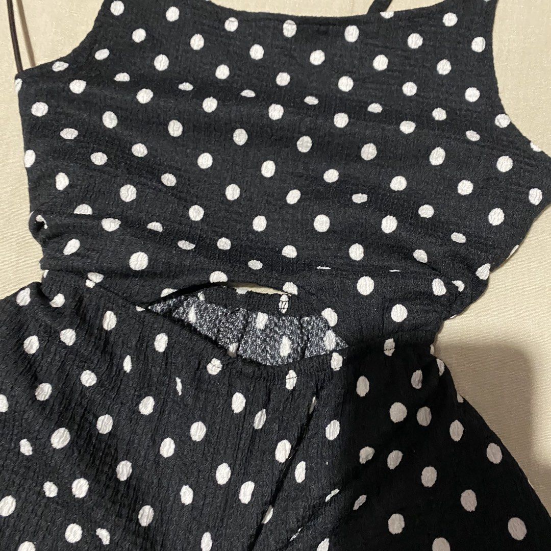 Zara polka dot jumpsuit (Category: Jumpsuits) located in Manila. Submitted by thriftfindsbyshei-2nd (Listing ID 1469636935, Image 2). Description: Size 11-12 on tag ; can fit xs-small Need wash.