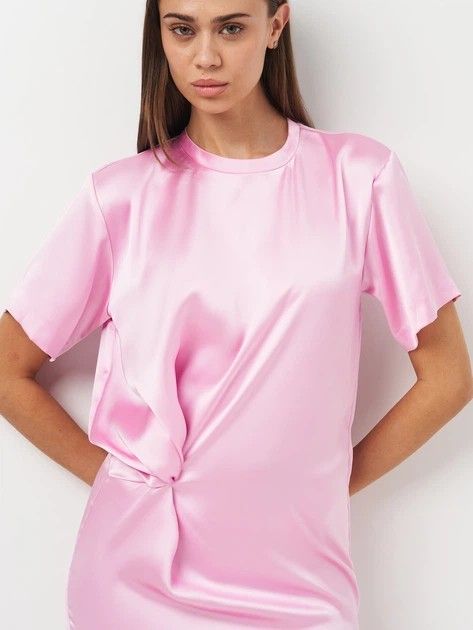 Zara satin effect mini dress (Category: Dresses) located in Pasay City. Submitted by castoff.clothing (Listing ID 1469611717, Image 3). Description: Satin effect mini dress Brand: zara Size: medium Ine very good condition.