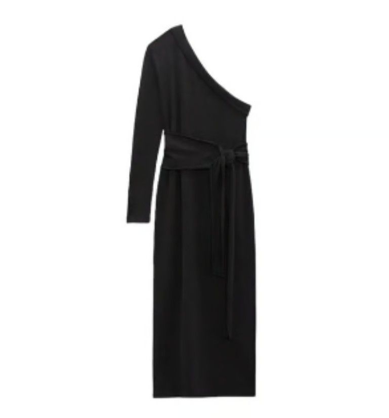 Zara Soft Asymmetric Dress (M) (Category: Dresses) located in Quezon City. Submitted by k_closetsale (Listing ID 1469613033, Image 3). Description: Zara Soft Asymmetric Dress, a long-sleeved midi dress featuring a single-shoulder neckline and a matching tie-belt at the waist.