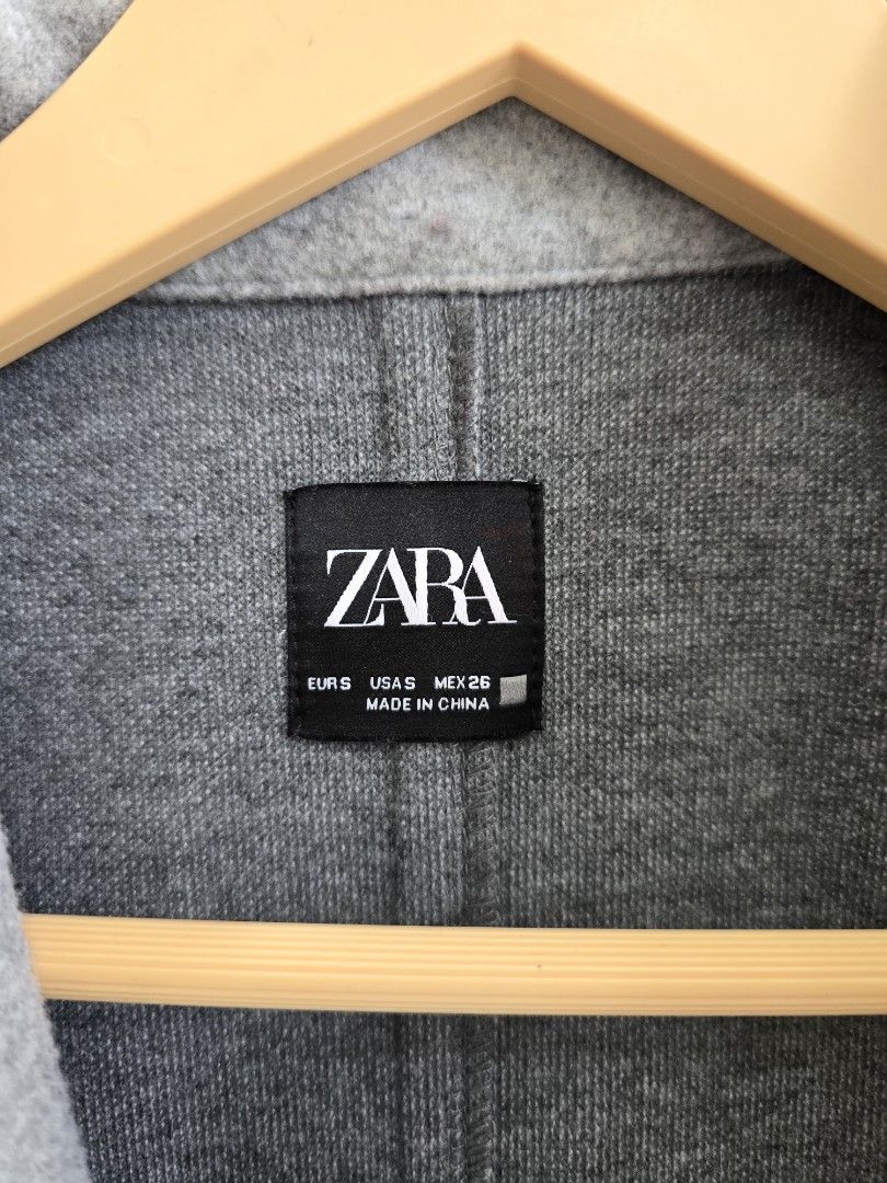 Zara Trench (Category: Coats, Jackets and Outerwear) located in Iba. Submitted by conditionexcellente (Listing ID 1469617042, Image 3). Description: .