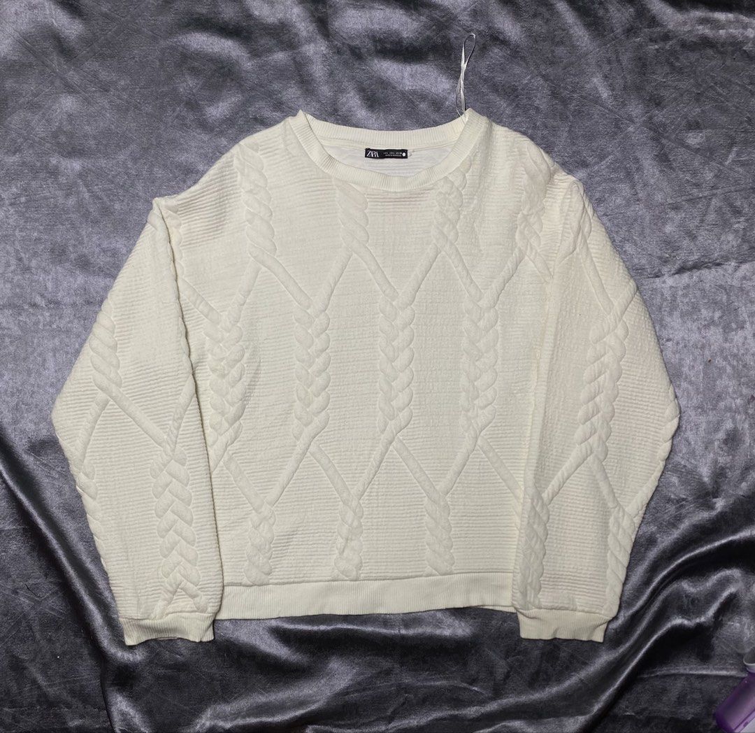 Zara White Sweater (Category: Coats, Jackets and Outerwear) located in General Trias. Submitted by kevinthriftshop (Listing ID 1469659295, Image 1). Description: .