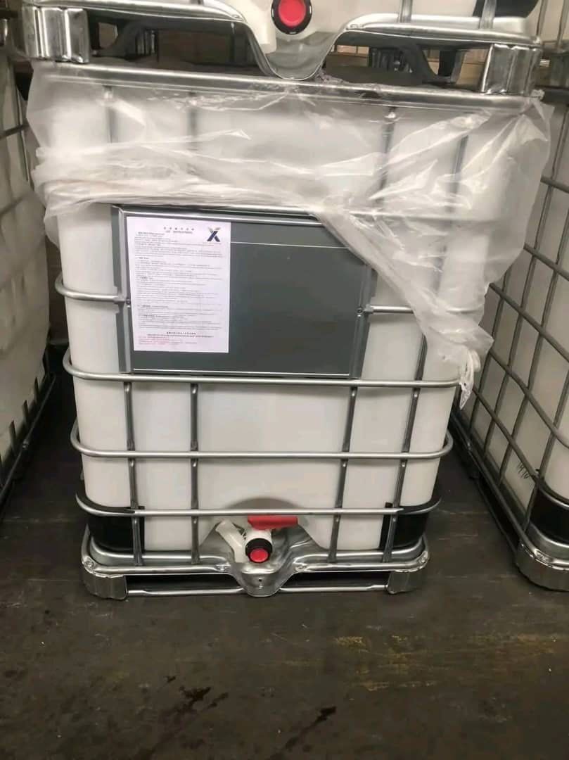 1000L IBC Tank Intermediate Bulk Container (Brand New) (Category: Construction & Building Materials) located in Iligan City. Submitted by aracellhubs (Listing ID 1469932213, Image 1). Description: - Capacity: Large 1000 Litre industrial IBC tote tank - Build: Sturdy metal cage with a durable pallet base - Material: High-quality white plastic polyethylene container - Features: Includes integrated top fill cap and bottom valve tap - Best For: Water