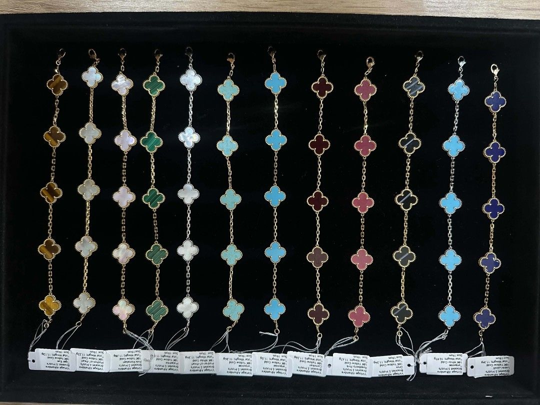 18k Hk setting gold colored Vca bracelet (Category: Bracelets) located in Manila. Submitted by bhelgoldseller2ndaccount (Listing ID 1469773359, Image 1). Description: ‼️Limited Sale‼️ 5,800 per gram VCA HK Setting Colored.