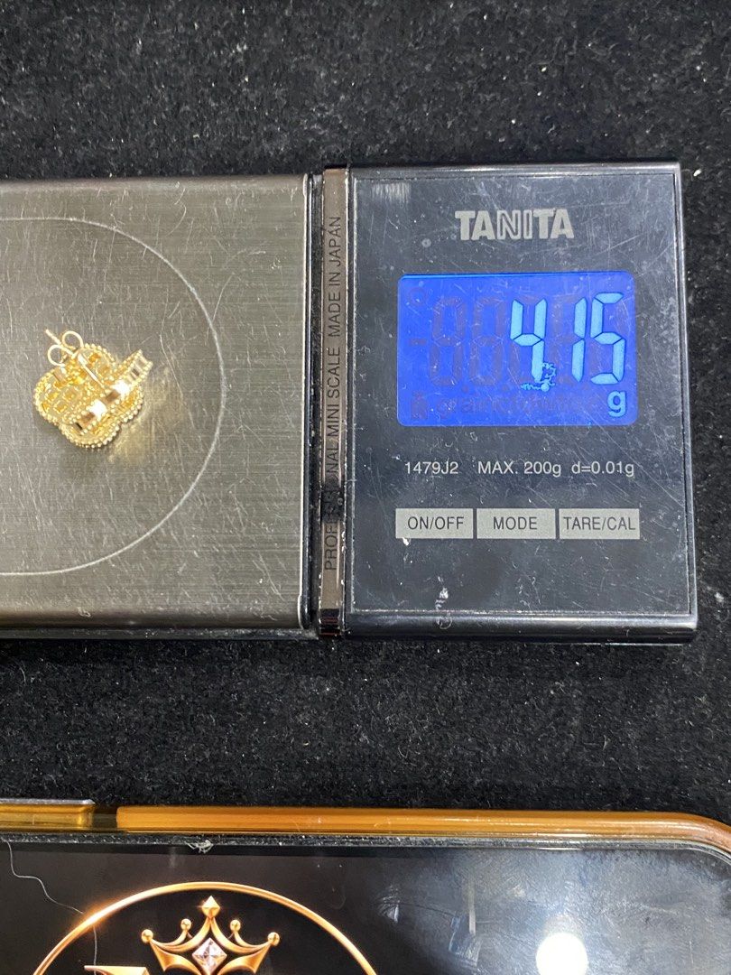 18k vca earring (Category: Earrings) located in Manila. Submitted by mightystone_77b719 (Listing ID 1469780796, Image 2). Description: .