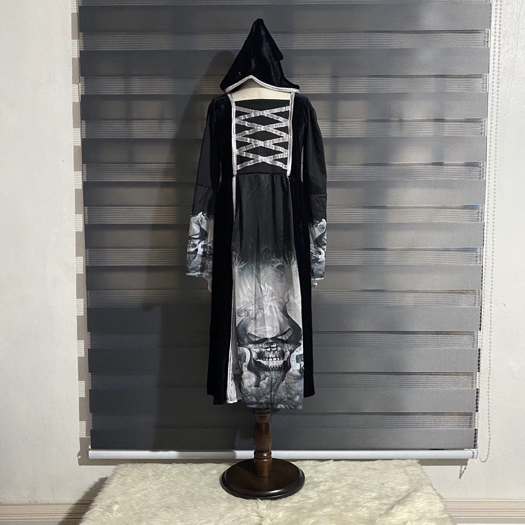 1 Set costume (Category: Everything Else Others) located in Caloocan City. Submitted by discusonlineshop (Listing ID 1469768312, Image 2). Description: 7-8 y velvet fab.