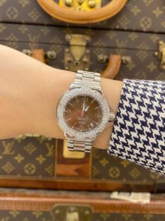(Category: ) located in . Submitted by redrabbitluxury (Listing ID 1469794328, Image 1). Description: .