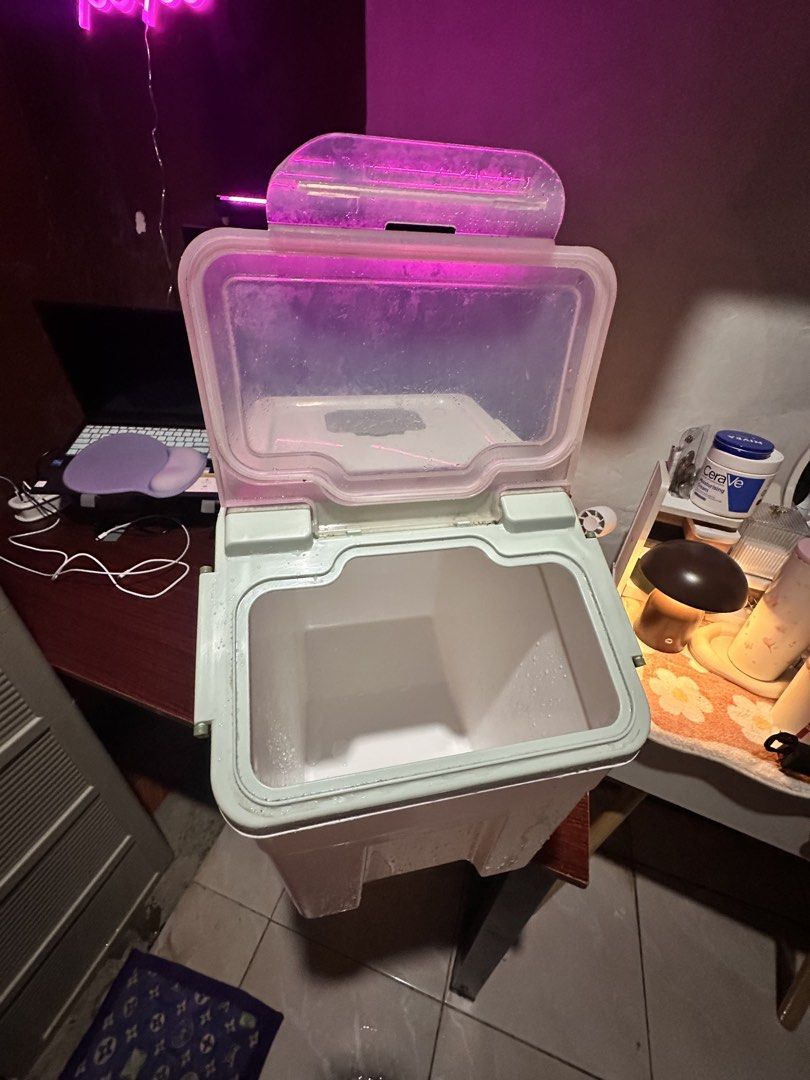 25kg Rice Storage Container with Locking Lid (Category: Food Organization & Storage) located in Quezon City. Submitted by lableeyy (Listing ID 1469776674, Image 1). Description: Decluttering ‼️ Baka may interested po! 😊 Selling my 25kg Rice Storage Container with wheels 🛒 ✔️ With locking lid. ✔️ Needs cleaning lang 💰 ₱200 only! 📌 Munoz, QC PM me if interested po! 🤍.