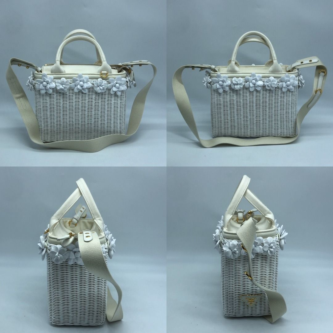 267010491 PRADA BAG 1BG835 (Category: Luxury Bags & Wallets) located in Taguig. Submitted by ecoring.ph (Listing ID 1469805525, Image 3). Description: ◆CONDITION: B+ ◆DESCRIPTIONS: (Other defects/info:) OUTER: The body of the bag has minimal scratches and shows signs of use. The bottom and bottom corners of the bag also have minimal scratches and show signs of use. The crossbody strap and top handle of the bag have minor stains and show signs of 