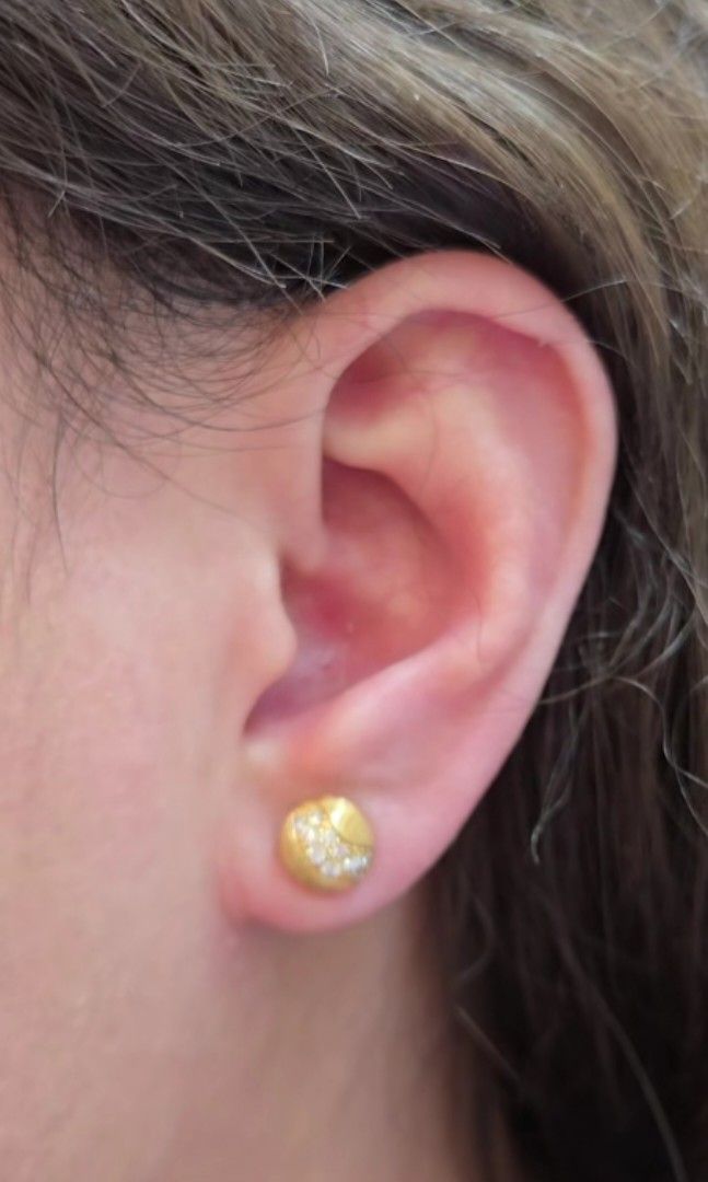 .28carat diamond earrings (Category: Earrings) located in Malolos. Submitted by keenhorse_ef38ab (Listing ID 1469777033, Image 3). Description: .28carat diamond 18Karat gold To purchase, please send the ff: Name: Address: Contact Number: Cash on delivery via lbc LAYAWAY 20% downpayment 2 months.