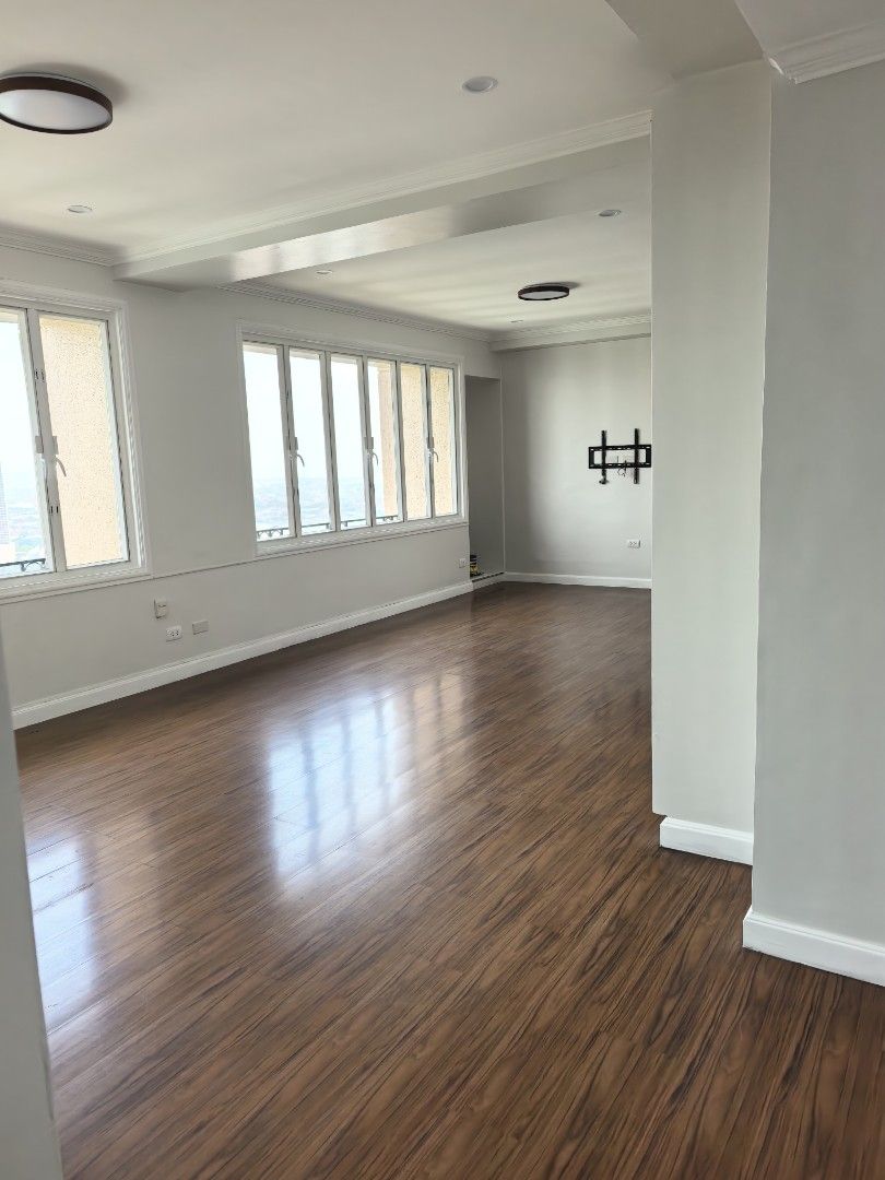 2 Bedroom Unit - For Rent /Lease (Category: Apartments & Condos) located in Valenzuela. Submitted by vangiedadis061177 (Listing ID 1469824713, Image 1). Description: 147 sq. M 2 Bedroom 2 Toilet and Baths Powder Room Maids Room with Own Toilet and bath Facing the Antipolo Mountains 1 parking slot Newly renovated Newly installed Split Type aircon Newly change lights to LED 55k asking.