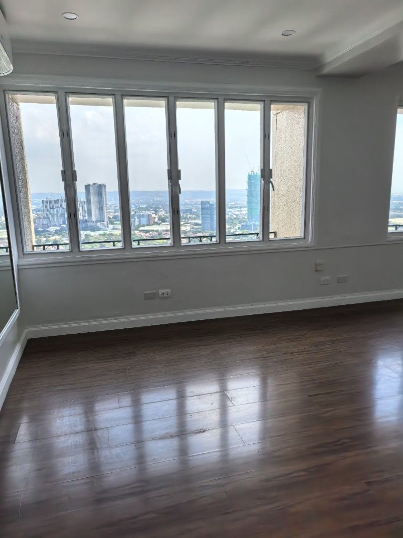 2 Bedroom Unit - For Rent /Lease (Category: Apartments & Condos) located in Valenzuela. Submitted by vangiedadis061177 (Listing ID 1469824713, Image 2). Description: 147 sq. M 2 Bedroom 2 Toilet and Baths Powder Room Maids Room with Own Toilet and bath Facing the Antipolo Mountains 1 parking slot Newly renovated Newly installed Split Type aircon Newly change lights to LED 55k asking.