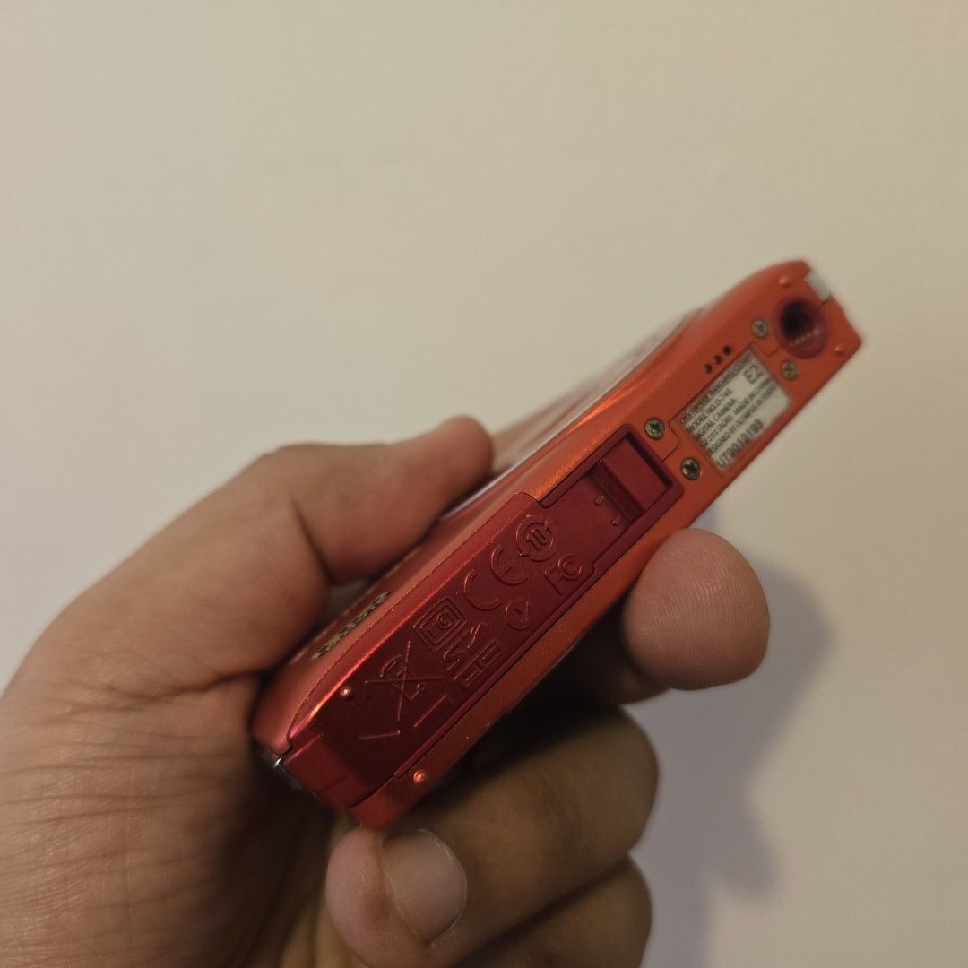 2nd Hand Olympus D-745 (14.0 Megapixels) - No Issues (Category: Cameras) located in Quezon City. Submitted by manila_segunda_mano (Listing ID 1469817371, Image 3). Description: 2nd Hand Olympus D-745 (14.0 Megapixels) - No Issues Maganda po output nya. PM lng for samples. Price: ₱4.8K Inclusions: • Unit (please zoom in/out for cosmetic details) • Battery • Strap • Charger Interested? Please send us a direct message for a faster transaction. Sampl