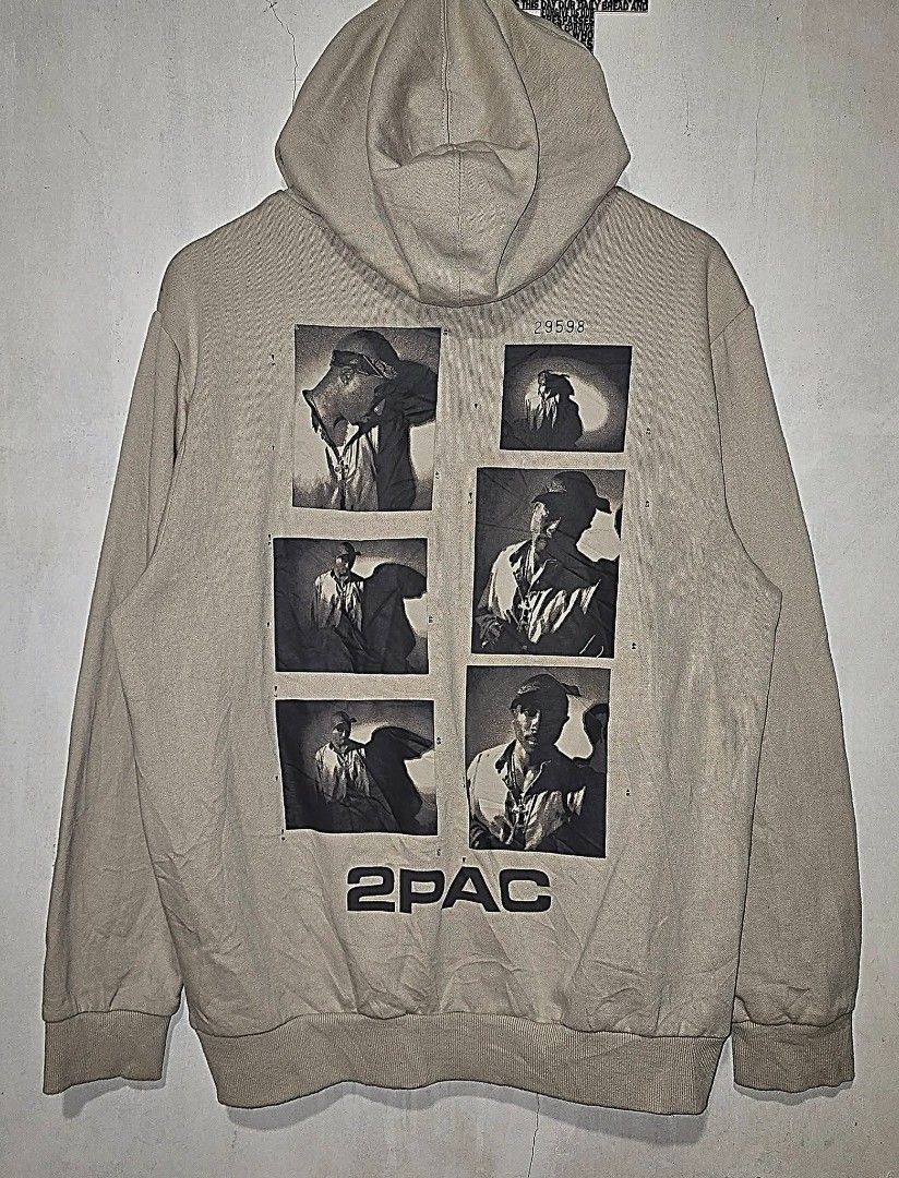 2pac All eyes on me (Category: Coats, Jackets and Outerwear) located in Davao. Submitted by johnlord28thriftco (Listing ID 1469932889, Image 1). Description: 2PAC Hoodie All Eyez On Me Medium 23 x 27.5 fit to large excellent check details.