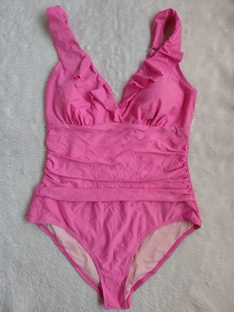 (2XL) CUt Tag Plus Size Swimsuit (Category: Bikinis & Swimsuits) located in Paranaque City. Submitted by tanz2014 (Listing ID 1469783696, Image 1). Description: 🥀𝐏𝐋𝐔𝐒 𝐒𝐈𝐙𝐄 𝐒𝐖𝐈𝐌𝐖𝐄𝐀𝐑🥀 🌻Like New🌻 🌼Brand: CUT TAG ➡️Built in Pad ➡️Tummy Control 🌸Size: 2XL 💸Mine: P280 🔺All Items are PRELOVED in good condition. 🔺Please do manage your expectations. 🔺WASH before USE‼️ 🔺BUY at your own RISK‼️ ❌NO RETURN, NO EXCHANGE POLICY❌ 🚫BOG