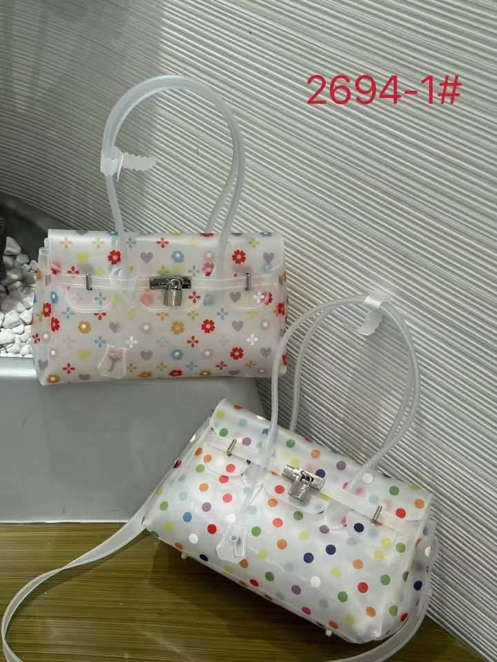 35cm clear jelly handbag jelly bag polka dot pattern ca (Category: Shoulder Bags) located in Manila. Submitted by binondo_bagsetc (Listing ID 1469921708, Image 2). Description: .