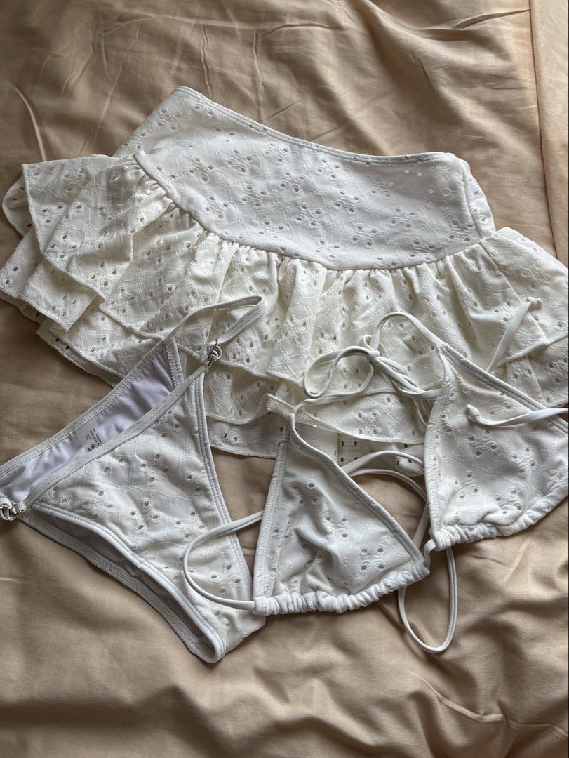 3 piece bikini set (Category: Bikinis & Swimsuits) located in Santa Rosa. Submitted by stealbydiva (Listing ID 1469795568, Image 1). Description: - only worn once! - mod: j&t - mop: gotyme & maribank.
